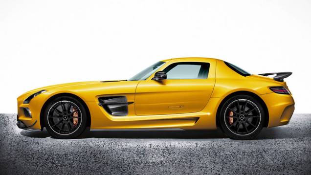 Novo esportivo tem visual mais agressivo que o SLS AMG e custará 249.900 euros| <a href="https://preprod.quatrorodas.abril.com.br/noticias/fabricantes/mercedes-revela-preco-sls-amg-black-series-735042.shtml" rel="migration">Leia mais</a> Novo esportivo tem visual mais agressivo que o SLS AMG e custará 249.900 euros| <a href="https://preprod.quatrorodas.abril.com.br/noticias/fabricantes/mercedes-revela-preco-sls-amg-black-series-735042.shtml" rel="migration">Leia mais</a>