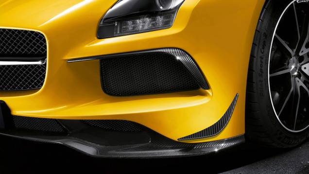 Fibra de carbono é adotada em grande parte de sua construção | <a href="https://preprod.quatrorodas.abril.com.br/noticias/fabricantes/mercedes-revela-preco-sls-amg-black-series-735042.shtml" rel="migration">Leia mais</a> Fibra de carbono é adotada em grande parte de sua construção | <a href="https://preprod.quatrorodas.abril.com.br/noticias/fabricantes/mercedes-revela-preco-sls-amg-black-series-735042.shtml" rel="migration">Leia mais</a>