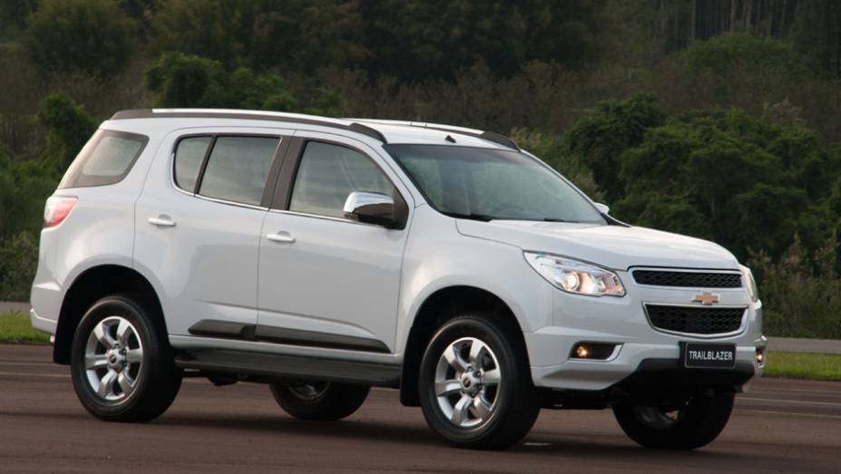 Segundo a GM, ela foi desenvolvida simultaneamente ao projeto da S10, e não é uma simples adaptação da picape | <a href="https://preprod.quatrorodas.abril.com.br/carros/lancamentos/chevrolet-trailblazer-718248.shtml" target="_blank" rel="migration">Leia mais</a>