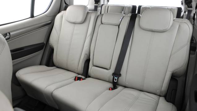 As duas fileiras da parte traseira ficam em posição mais elevada do que os bancos dianteiros, proporcionando uma melhor visibilidade | <a href="https://preprod.quatrorodas.abril.com.br/carros/lancamentos/chevrolet-trailblazer-718248.shtml" target="_blank" rel="migration">Leia mai</a> As duas fileiras da parte traseira ficam em posição mais elevada do que os bancos dianteiros, proporcionando uma melhor visibilidade | <a href="https://preprod.quatrorodas.abril.com.br/carros/lancamentos/chevrolet-trailblazer-718248.shtml" target="_blank" rel="migration">Leia mai</a>