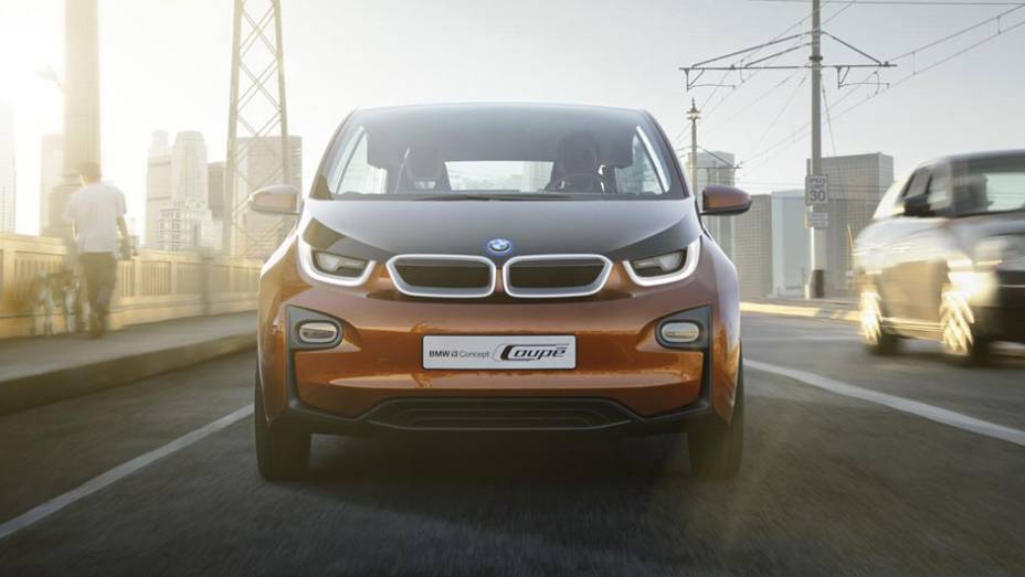 ...incluindo uma nova dianteira e portas redesenhadas | <a href="https://preprod.quatrorodas.abril.com.br/saloes/los-angeles/2012/bmw-i3-coupe-concept-724055.shtml" rel="migration">Leia mais</a>