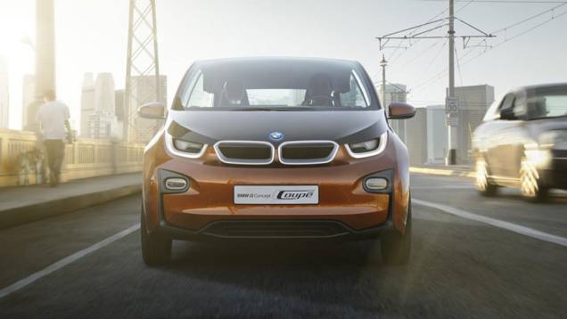 ...incluindo uma nova dianteira e portas redesenhadas | <a href="https://preprod.quatrorodas.abril.com.br/saloes/los-angeles/2012/bmw-i3-coupe-concept-724055.shtml" rel="migration">Leia mais</a> ...incluindo uma nova dianteira e portas redesenhadas | <a href="https://preprod.quatrorodas.abril.com.br/saloes/los-angeles/2012/bmw-i3-coupe-concept-724055.shtml" rel="migration">Leia mais</a>