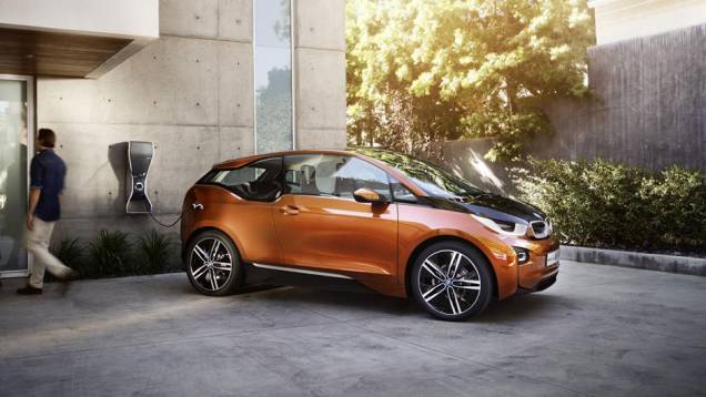 O modelo tem pequenas diferenças visuais em relação ao i3... | <a href="https://preprod.quatrorodas.abril.com.br/saloes/los-angeles/2012/bmw-i3-coupe-concept-724055.shtml" rel="migration">Leia mais</a> O modelo tem pequenas diferenças visuais em relação ao i3... | <a href="https://preprod.quatrorodas.abril.com.br/saloes/los-angeles/2012/bmw-i3-coupe-concept-724055.shtml" rel="migration">Leia mais</a>