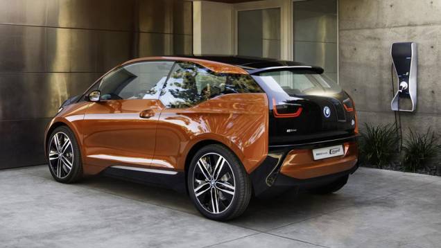 Carro vem codas de liga leve de 20 polegadas com pneus de baixa resistência ao rolamento | <a href="%20https://preprod.quatrorodas.abril.com.br/saloes/los-angeles/2012/bmw-i3-coupe-concept-724055.shtml" rel="migration">Leia mais</a> Carro vem codas de liga leve de 20 polegadas com pneus de baixa resistência ao rolamento | <a href="%20https://preprod.quatrorodas.abril.com.br/saloes/los-angeles/2012/bmw-i3-coupe-concept-724055.shtml" rel="migration">Leia mais</a>