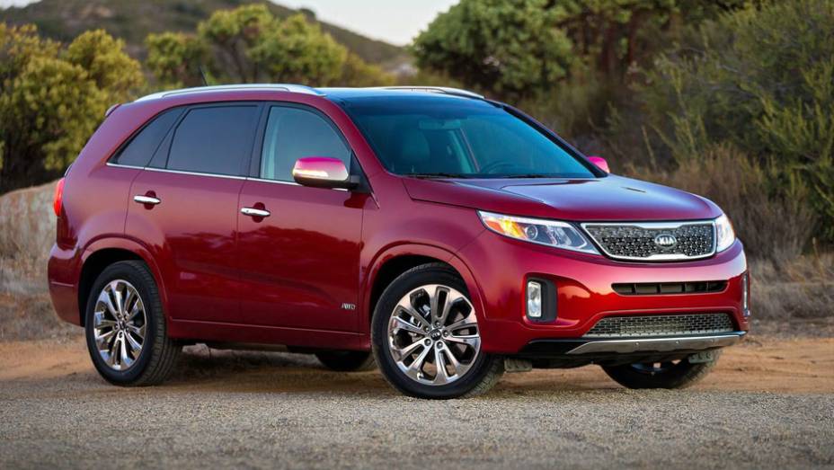 A Kia exibiu o novo Sorento no Salão de Los Angeles | <a href="https://preprod.quatrorodas.abril.com.br/saloes/los-angeles/2012/kia-sorento-2014-724885.shtml" rel="migration">Leia mais</a>