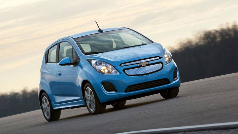 A Chevrolet mostra o Spark EV | <a href="https://preprod.quatrorodas.abril.com.br/saloes/los-angeles/2012/chevrolet-spark-ev-723965.shtml" rel="migration">Leia mais</a>