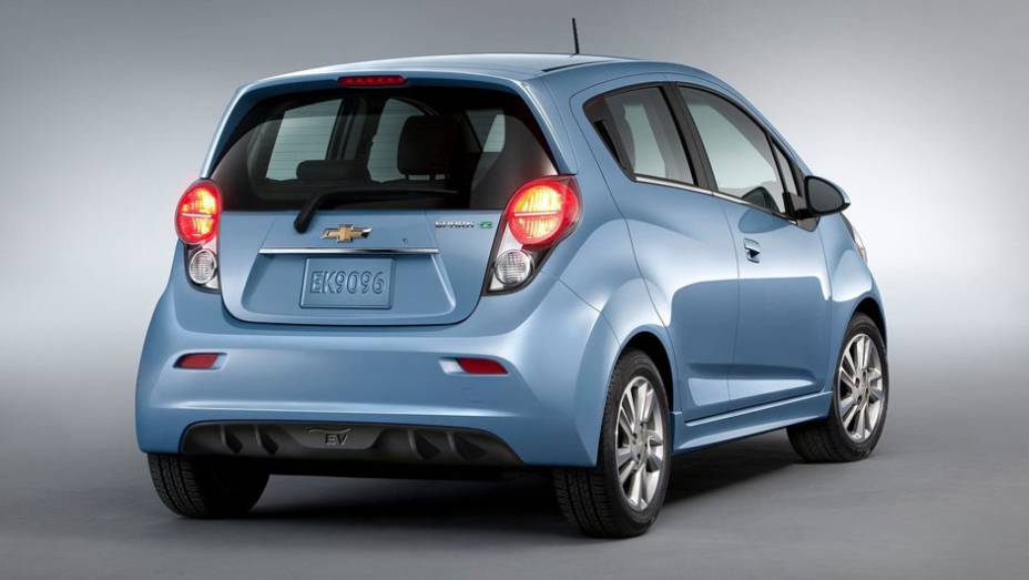 Ele pode acelerar aos 100 km/h em menos de 8s0 | <a href="https://preprod.quatrorodas.abril.com.br/saloes/los-angeles/2012/chevrolet-spark-ev-723965.shtml" rel="migration">Leia mais</a>