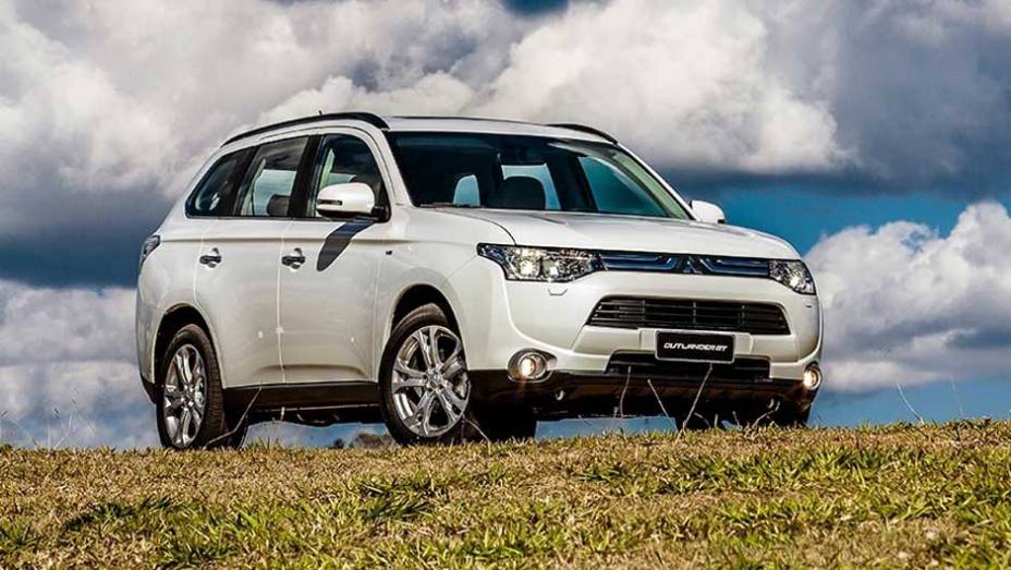 Vers&atilde;o GT tem tra&ccedil;&atilde;o integral e equipamentos de &uacute;ltima gera&ccedil;&atilde;o | <a href="https://preprod.quatrorodas.abril.com.br/carros/lancamentos/mitsubishi-outlander-751189.shtml" rel="migration">Leia mais</a>