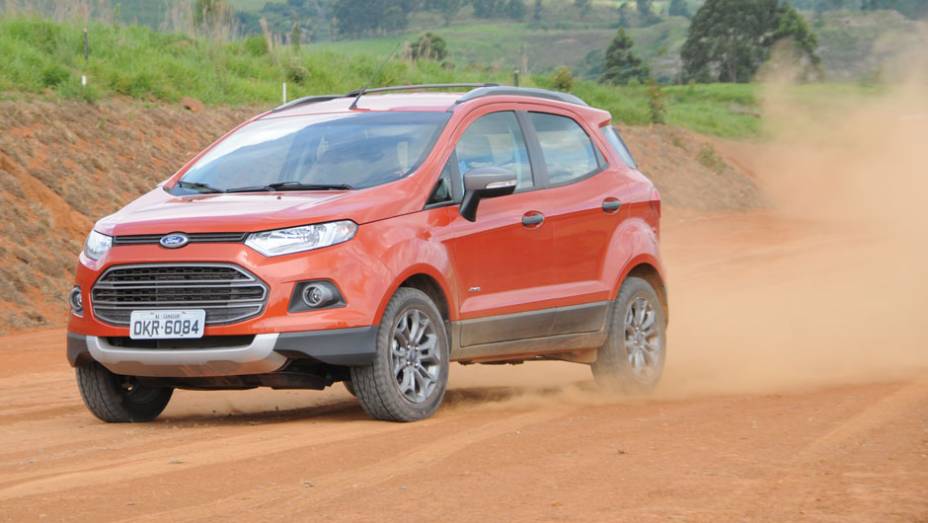 SUV custa a partir de 66.090 reais | <a href="https://preprod.quatrorodas.abril.com.br/noticias/mercado/ford-lanca-ecosport-4wd-porwershift-725244.shtml" rel="migration">Leia mais</a>