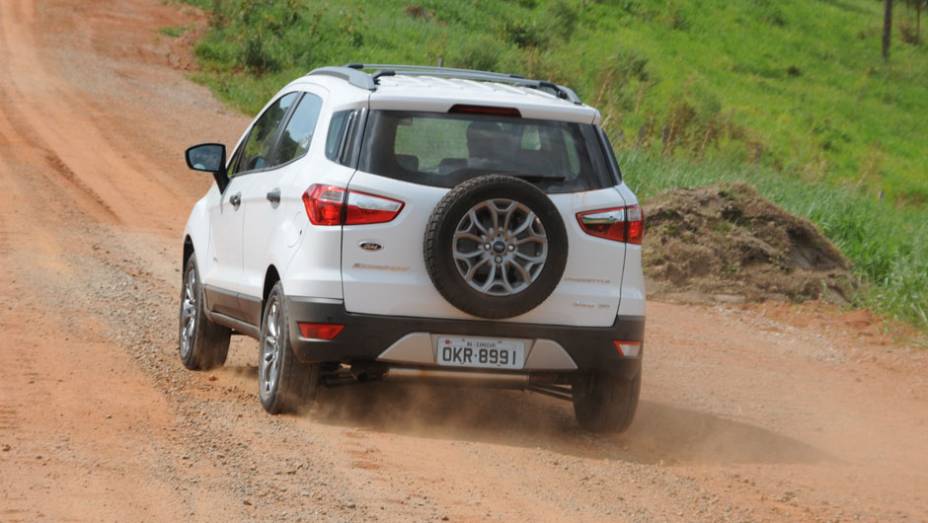 Novidade oferece bom desempenho em estradas de terra | <a href="https://preprod.quatrorodas.abril.com.br/noticias/mercado/ford-lanca-ecosport-4wd-porwershift-725244.shtml" rel="migration">Leia mais</a>