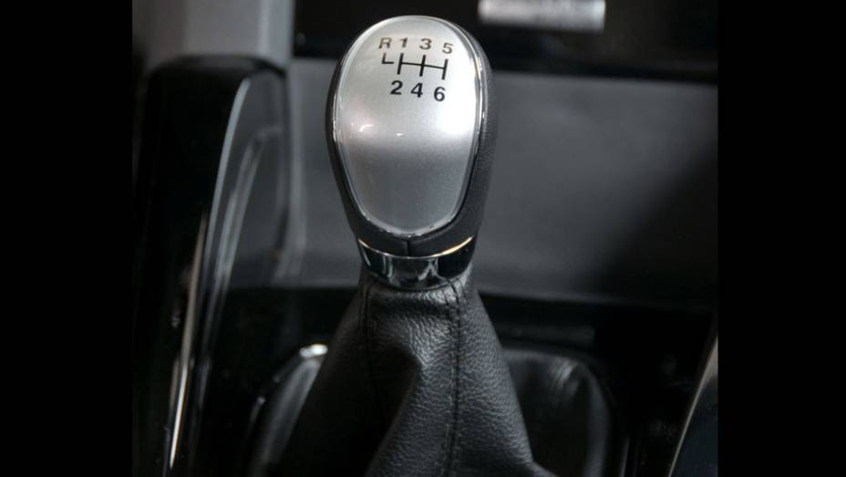 Vers&atilde;o com tra&ccedil;&atilde;o integral s&oacute; ser&aacute; oferecida com c&acirc;mbio manual de seis marchas | <a href="https://preprod.quatrorodas.abril.com.br/noticias/mercado/ford-lanca-ecosport-4wd-porwershift-725244.shtml" rel="migration">Leia mais</a>