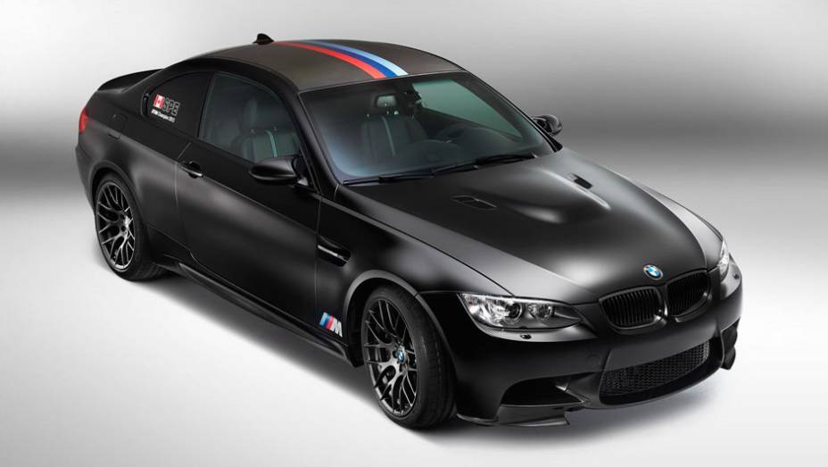 A BMW resolveu criar uma série especial da M3 em homenagem ao título conquistado na DTM, a categoria de turismo alemão, na temporada 2012 | <a href="%20https://preprod.quatrorodas.abril.com.br/noticias/fabricantes/bmw-lanca-m3-dtm-champion-edition-725389.shtml" rel="migration">Leia</a>