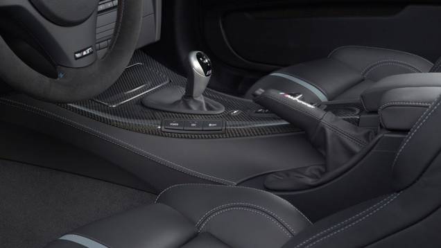 Câmbio automático oferece possibilidade de trocas sequenciais por borboletas | <a href="https://preprod.quatrorodas.abril.com.br/noticias/fabricantes/bmw-lanca-m3-dtm-champion-edition-725389.shtml" rel="migration">Leia mais</a> Câmbio automático oferece possibilidade de trocas sequenciais por borboletas | <a href="https://preprod.quatrorodas.abril.com.br/noticias/fabricantes/bmw-lanca-m3-dtm-champion-edition-725389.shtml" rel="migration">Leia mais</a>