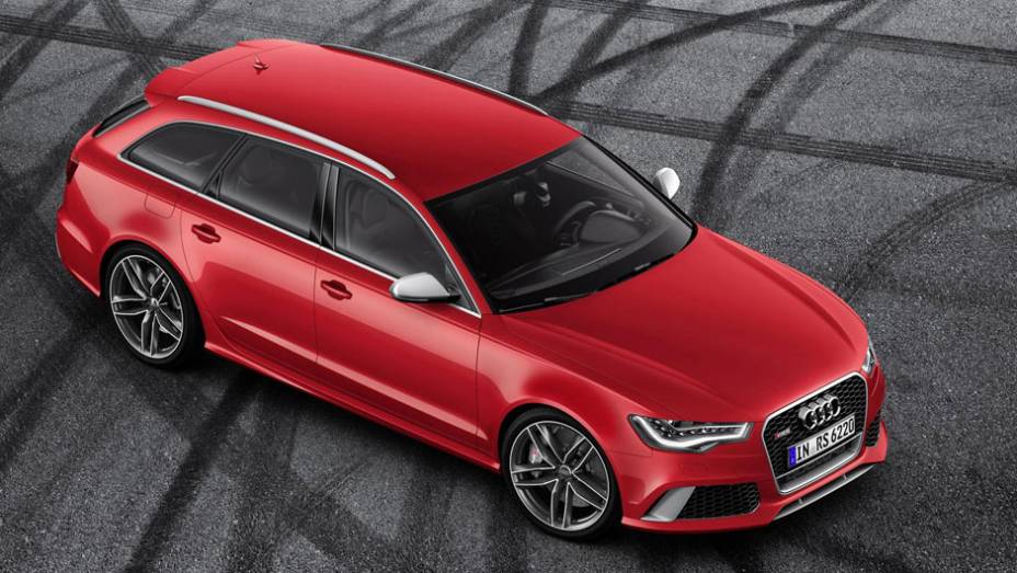 Entre os itens de série, a perua traz sistema multimídia MMI e rodas de 20 polegadas | <a href="%20https://preprod.quatrorodas.abril.com.br/saloes/detroit/2013/audi-rs6-avant-730408.shtml" rel="migration">Leia mais</a>