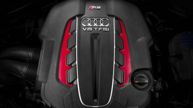 O motor 4.0 V8 biturbo entrega 560 cv; a perua pode chegar aos 305 km/h | <a href="https://preprod.quatrorodas.abril.com.br/saloes/detroit/2013/audi-rs6-avant-730408.shtml" rel="migration">Leia mais</a> O motor 4.0 V8 biturbo entrega 560 cv; a perua pode chegar aos 305 km/h | <a href="https://preprod.quatrorodas.abril.com.br/saloes/detroit/2013/audi-rs6-avant-730408.shtml" rel="migration">Leia mais</a>