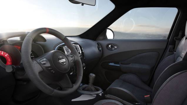 Modelo conta com acabamento exclusivo na parte interna e externa| <a href="https://preprod.quatrorodas.abril.com.br/noticias/nissan-revela-juke-nismo-725662.shtml" rel="migration">Leia mais</a> Modelo conta com acabamento exclusivo na parte interna e externa| <a href="https://preprod.quatrorodas.abril.com.br/noticias/nissan-revela-juke-nismo-725662.shtml" rel="migration">Leia mais</a>