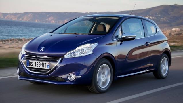A poucos meses de chegar ao mercado brasileiro, o Peugeot 208 fez sucesso no Salão de Paris. | <a href="https://preprod.quatrorodas.abril.com.br/noticias/mercado/definidos-finalistas-carro-ano-2013-europa-728106.shtml" rel="migration">Leia mais</a> A poucos meses de chegar ao mercado brasileiro, o Peugeot 208 fez sucesso no Salão de Paris. | <a href="https://preprod.quatrorodas.abril.com.br/noticias/mercado/definidos-finalistas-carro-ano-2013-europa-728106.shtml" rel="migration">Leia mais</a>