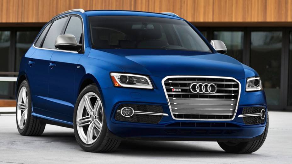 Equipado com motor supercharged V6 3.0 TFSI, o modelo desenvolve 354 cv de pot&ecirc;ncia e entrega 470 Nm de torque | <a href="https://preprod.quatrorodas.abril.com.br/saloes/detroit/2013/audi-sq5-730479.shtml" rel="migration">Leia mais</a>