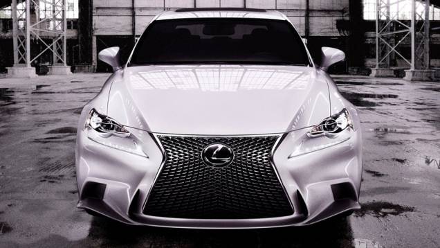 O modelo adota alguns elementos do LF-CC, incluindo nova grade frontal e teto que se assemelha ao de um cupê | <a href="https://preprod.quatrorodas.abril.com.br/saloes/detroit/2013/lexus-is-730482.shtml" rel="migration">Leia mais</a> O modelo adota alguns elementos do LF-CC, incluindo nova grade frontal e teto que se assemelha ao de um cupê | <a href="https://preprod.quatrorodas.abril.com.br/saloes/detroit/2013/lexus-is-730482.shtml" rel="migration">Leia mais</a>