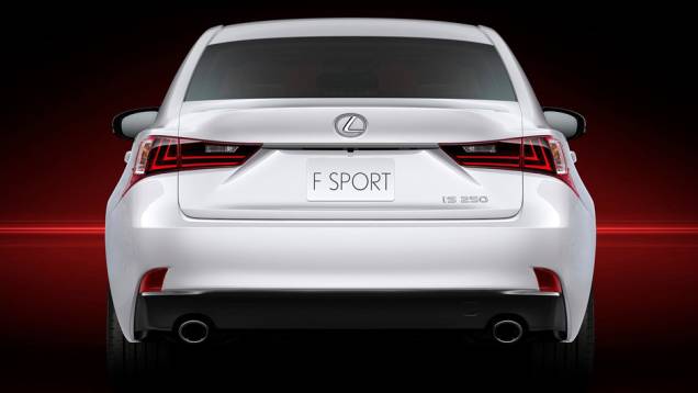 Deve existir, ainda, uma versão híbrida de quatro cilindros e 2.5 litros, com uma potência de 240 cv | <a href="https://preprod.quatrorodas.abril.com.br/saloes/detroit/2013/lexus-is-730482.shtml" rel="migration">Leia mais</a> Deve existir, ainda, uma versão híbrida de quatro cilindros e 2.5 litros, com uma potência de 240 cv | <a href="https://preprod.quatrorodas.abril.com.br/saloes/detroit/2013/lexus-is-730482.shtml" rel="migration">Leia mais</a>