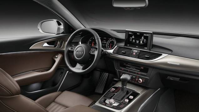 O câmbio é automático de seis marchas | <a href="https://preprod.quatrorodas.abril.com.br/noticias/fabricantes/audi-traz-novo-a6-allroad-quattro-ao-brasil-731644.shtml" rel="migration">Leia mais</a> O câmbio é automático de seis marchas | <a href="https://preprod.quatrorodas.abril.com.br/noticias/fabricantes/audi-traz-novo-a6-allroad-quattro-ao-brasil-731644.shtml" rel="migration">Leia mais</a>