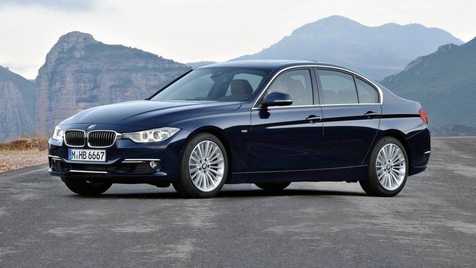 FAMILIAR GRANDE - BMW SÉRIE 3 | <a href="https://preprod.quatrorodas.abril.com.br/noticias/seguranca/euro-ncap-divulga-lista-carros-mais-seguros-2012-731866.shtml" rel="migration">Leia mais</a>