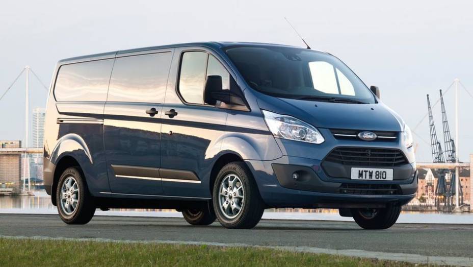 COMERCIAIS E VANS - Ford Transit | <a href="https://preprod.quatrorodas.abril.com.br/noticias/seguranca/euro-ncap-divulga-lista-carros-mais-seguros-2012-731866.shtml" rel="migration">Leia mais</a>