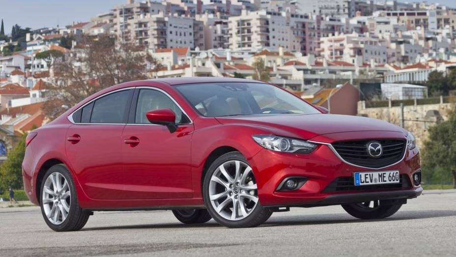 CARRO DO ANO - Mazda6 | <a href="https://preprod.quatrorodas.abril.com.br/noticias/mercado/finalistas-premio-carro-mundial-2013-sao-revelados-732525.shtml" rel="migration">Leia mais</a>