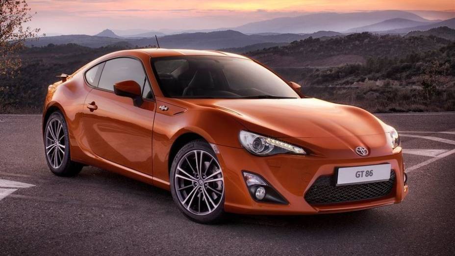 CARRO DO ANO - Scion FR-S / Subaru BRZ / Toyota GT 86 / Toyota 86 | <a href="https://preprod.quatrorodas.abril.com.br/noticias/mercado/finalistas-premio-carro-mundial-2013-sao-revelados-732525.shtml" rel="migration">Leia mais</a>