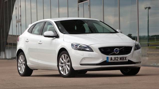 CARRO DO ANO - Volvo V40 | <a href="https://preprod.quatrorodas.abril.com.br/noticias/mercado/finalistas-premio-carro-mundial-2013-sao-revelados-732525.shtml" rel="migration">Leia mais</a> CARRO DO ANO - Volvo V40 | <a href="https://preprod.quatrorodas.abril.com.br/noticias/mercado/finalistas-premio-carro-mundial-2013-sao-revelados-732525.shtml" rel="migration">Leia mais</a>