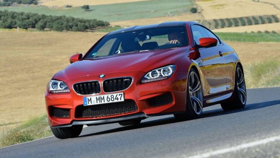 CARRO DE PERFORMANCE - BMW M6 Coupe / Convertible | <a href="https://preprod.quatrorodas.abril.com.br/noticias/mercado/finalistas-premio-carro-mundial-2013-sao-revelados-732525.shtml" rel="migration">Leia mais</a>