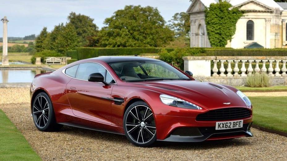 DESIGN AUTOMOTIVO - Aston Martin Vanquish | <a href="https://preprod.quatrorodas.abril.com.br/noticias/mercado/finalistas-premio-carro-mundial-2013-sao-revelados-732525.shtml" rel="migration">Leia mais</a>