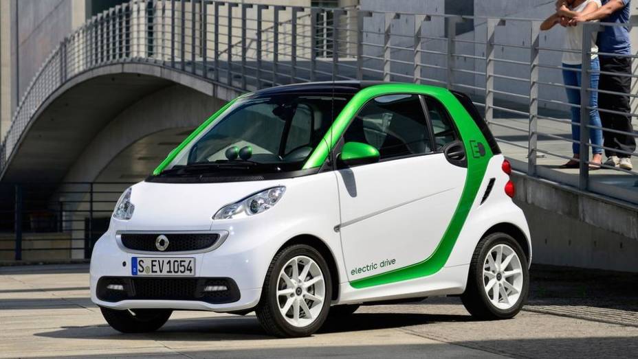 CARRO "VERDE" - smart Electric Drive | <a href="https://preprod.quatrorodas.abril.com.br/noticias/mercado/finalistas-premio-carro-mundial-2013-sao-revelados-732525.shtml" rel="migration">Leia mais</a>