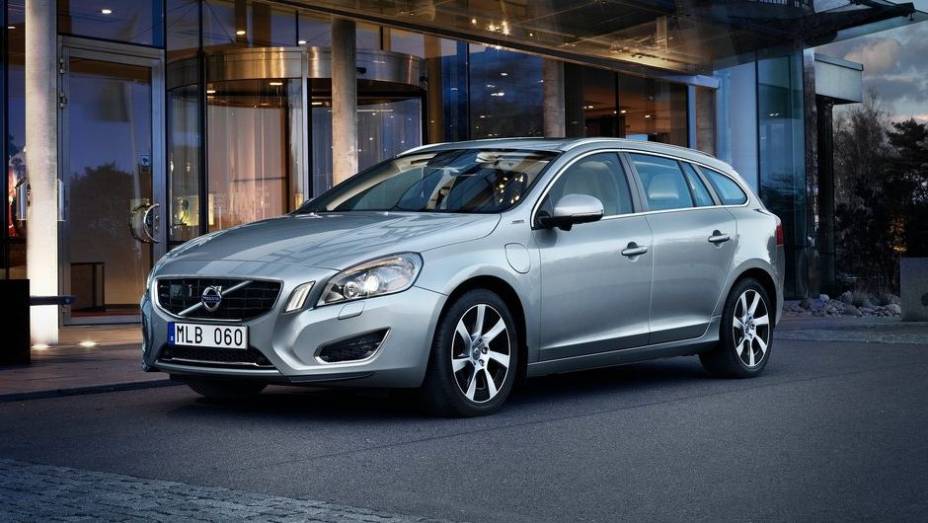 CARRO "VERDE" - Volvo V60 Plug-in Hybrid Diesel | <a href="https://preprod.quatrorodas.abril.com.br/noticias/mercado/finalistas-premio-carro-mundial-2013-sao-revelados-732525.shtml" rel="migration">Leia mais</a>