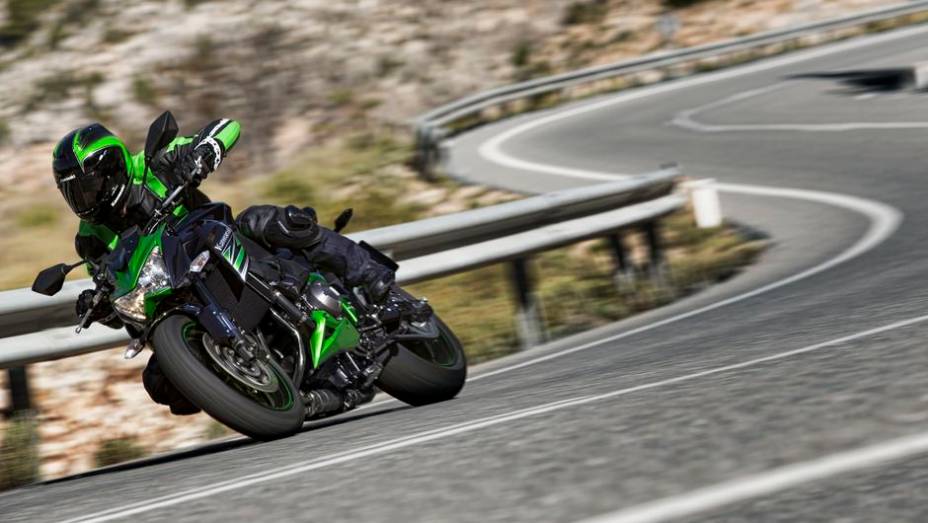 Ela sucede a Z750 no Brasil | <a href="https://preprod.quatrorodas.abril.com.br/moto/noticias/kawasaki-traz-nova-z800-ao-brasil-732675.shtml" rel="migration">Leia mais</a>