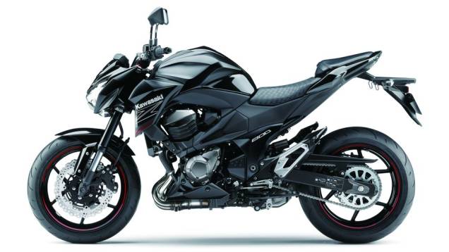 A Z800 chega com três opções de cor (branca, preta e verde) e com preço de R$ 35.990 para a versão standard | <a href="%20https://preprod.quatrorodas.abril.com.br/moto/noticias/kawasaki-traz-nova-z800-ao-brasil-732675.shtml" rel="migration">Leia mais</a> A Z800 chega com três opções de cor (branca, preta e verde) e com preço de R$ 35.990 para a versão standard | <a href="%20https://preprod.quatrorodas.abril.com.br/moto/noticias/kawasaki-traz-nova-z800-ao-brasil-732675.shtml" rel="migration">Leia mais</a>