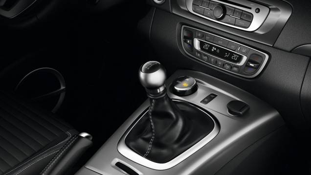 São três modos diferentes: Road, Loose Ground e Expert | <a href="https://preprod.quatrorodas.abril.com.br/saloes/genebra/2013/renault-scenic-xmod-734868.shtml" rel="migration">Leia mais</a> São três modos diferentes: Road, Loose Ground e Expert | <a href="https://preprod.quatrorodas.abril.com.br/saloes/genebra/2013/renault-scenic-xmod-734868.shtml" rel="migration">Leia mais</a>