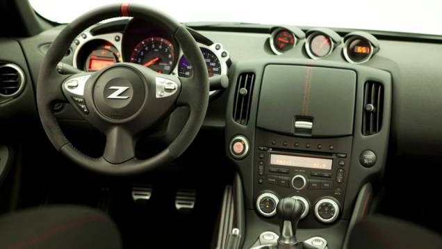 Nissan 370Z Nismo | <a href="https://preprod.quatrorodas.abril.com.br/noticias/fabricantes/nissan-370z-nismo-fica-mais-rapido-731599.shtml" rel="migration">Leia mais</a> Nissan 370Z Nismo | <a href="https://preprod.quatrorodas.abril.com.br/noticias/fabricantes/nissan-370z-nismo-fica-mais-rapido-731599.shtml" rel="migration">Leia mais</a>