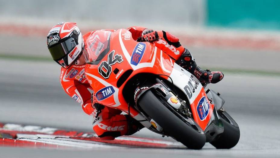 Andrea Dovizioso terminou a sessão na 10ª posição | <a href="https://preprod.quatrorodas.abril.com.br/moto/noticias/motogp-pedrosa-repete-dominio-sepang-733092.shtml" rel="migration">Leia mais</a>