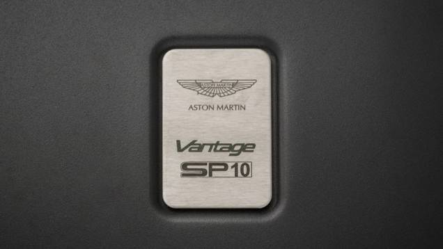 O preço do V8 S SP10 ainda não foi definido. Sabe-se, porém, que o esportivo será vendido apenas na Europa continental | <a href="%20https://preprod.quatrorodas.abril.com.br/saloes/genebra/2013/aston-martin-vantage-v8-s-sp10-734797.shtml" rel="migration">Leia mais</a> O preço do V8 S SP10 ainda não foi definido. Sabe-se, porém, que o esportivo será vendido apenas na Europa continental | <a href="%20https://preprod.quatrorodas.abril.com.br/saloes/genebra/2013/aston-martin-vantage-v8-s-sp10-734797.shtml" rel="migration">Leia mais</a>