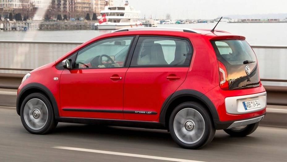 As principais alterações são a introdução de rack no teto, para-lamas de plástico, para-choques especiais e rodas de liga-leve de 16 polegadas | <a href="%20https://preprod.quatrorodas.abril.com.br/saloes/genebra/2013/vw-cross-up-734147.shtml" rel="migration">Leia mais</a> As principais alterações são a introdução de rack no teto, para-lamas de plástico, para-choques especiais e rodas de liga-leve de 16 polegadas | <a href="%20https://preprod.quatrorodas.abril.com.br/saloes/genebra/2013/vw-cross-up-734147.shtml" rel="migration">Leia mais</a>