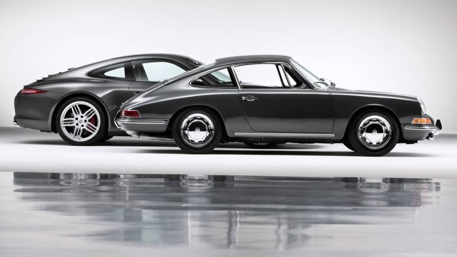 Pouca coisa mudou em termos de design ao longo de cinco décadas; os fãs do carro agradecem | <a href="https://preprod.quatrorodas.abril.com.br/noticias/fabricantes/porsche-celebra-50-anos-911-733368.shtml" rel="migration">Leia mais</a>