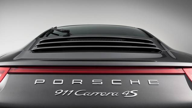 No novo 911 Carrera 4S, o motor 3.8 gera 400 cv | <a href="https://preprod.quatrorodas.abril.com.br/noticias/fabricantes/porsche-celebra-50-anos-911-733368.shtml" rel="migration">Leia mais</a> No novo 911 Carrera 4S, o motor 3.8 gera 400 cv | <a href="https://preprod.quatrorodas.abril.com.br/noticias/fabricantes/porsche-celebra-50-anos-911-733368.shtml" rel="migration">Leia mais</a>