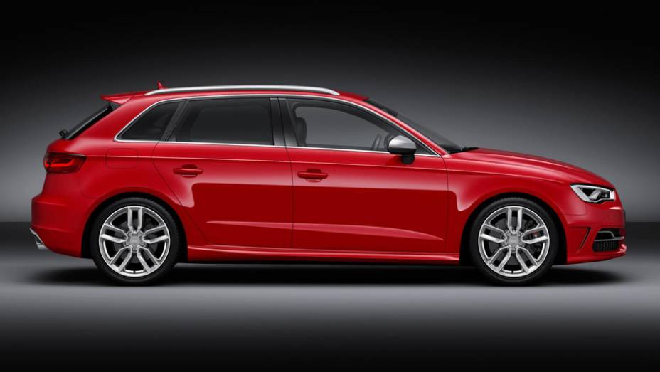 Olhando de lado at&eacute; d&aacute; para confundi-lo com uma perua. n&atilde;o &eacute;? | <a href="https://preprod.quatrorodas.abril.com.br/saloes/genebra/2013/audi-s3-sportback-734757.shtml" rel="migration">Leia mais</a>