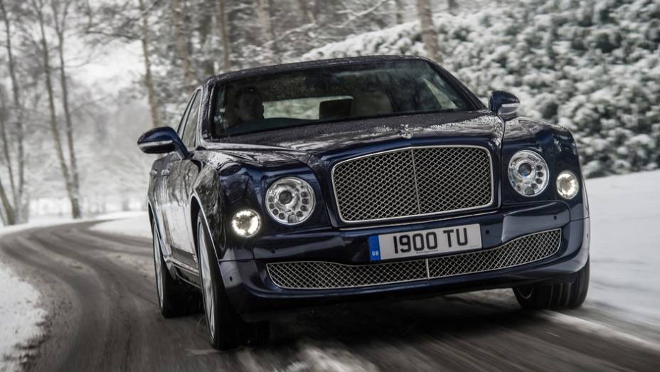 Basicamente, não há mudanças significativas do modelo por fora | <a href="https://preprod.quatrorodas.abril.com.br/saloes/genebra/2013/bentley-mulsanne-2014-734713.shtml" rel="migration">Leia mais</a>