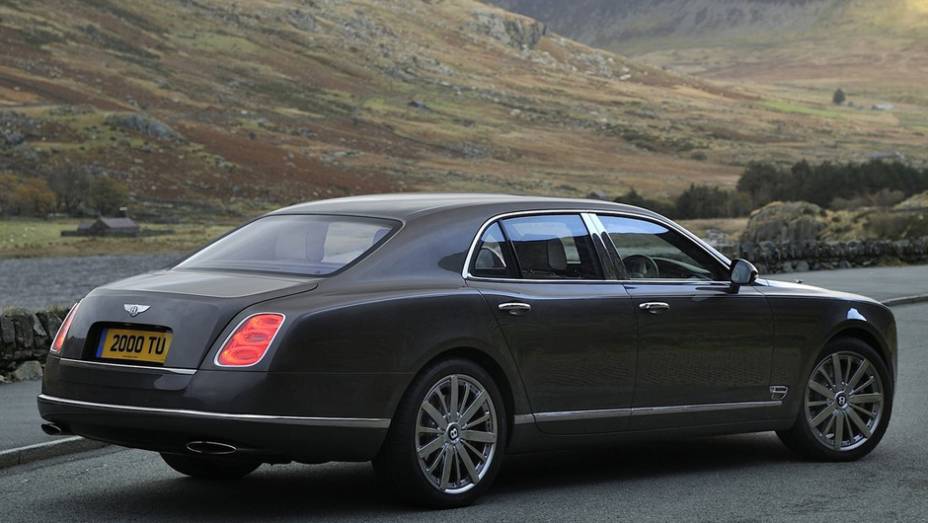 O modelo, porém, ganhou novos pacotes | <a href="https://preprod.quatrorodas.abril.com.br/saloes/genebra/2013/bentley-mulsanne-2014-734713.shtml" rel="migration">Leia mais</a>