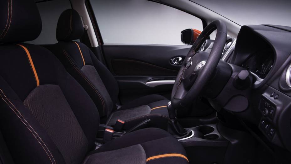 Quando chegar &agrave;s ruas, ser&aacute; concorrente do Honda Fit | <a href="https://preprod.quatrorodas.abril.com.br/saloes/genebra/2013/nissan-note-734148.shtml" rel="migration">Leia mais</a>