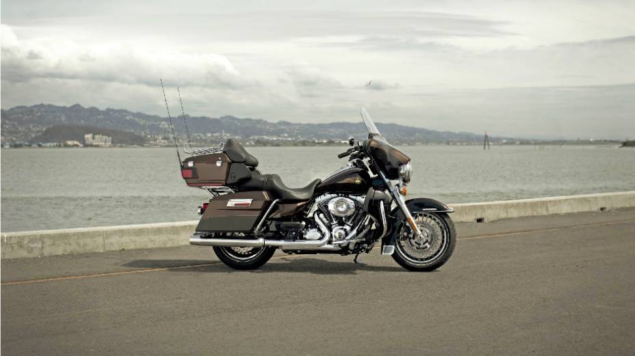 Harley-Davidson Electra Glide Ultra Limited 110th Anniversary Edition . <a href="https://preprod.quatrorodas.abril.com.br/moto/noticias/harley-davidson-faz-110-anos-prepara-festa-734354.shtml" rel="migration">Leia mais</a>