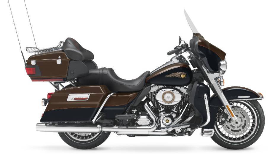 A Electra Glide Ultra Limited 110th Anniversary Edition chega às concessionárias com o preço sugerido de R$ 74.900,00. <a href="%20https://preprod.quatrorodas.abril.com.br/moto/noticias/harley-davidson-faz-110-anos-prepara-festa-734354.shtml" rel="migration">Leia mais</a>