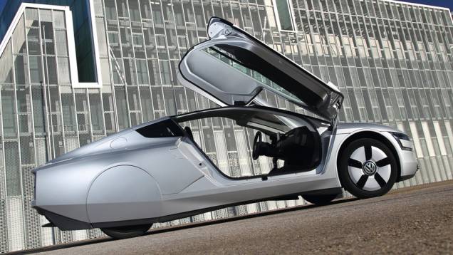 O XL1 incorpora várias tecnologias de ponta em sua construção | <a href="https://preprod.quatrorodas.abril.com.br/saloes/genebra/2013/vw-xl1-734390.shtml" rel="migration">Leia mais</a> O XL1 incorpora várias tecnologias de ponta em sua construção | <a href="https://preprod.quatrorodas.abril.com.br/saloes/genebra/2013/vw-xl1-734390.shtml" rel="migration">Leia mais</a>